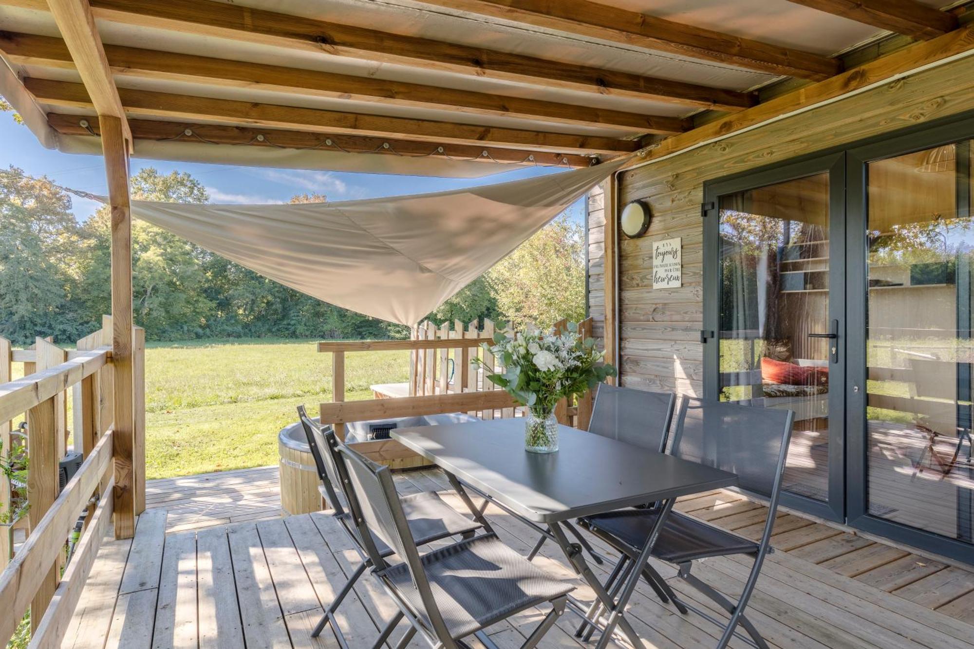 Tiny House Avec Spa, Proche De Bordeaux Et De Saint-Emilion Villa Castelviel Eksteriør billede